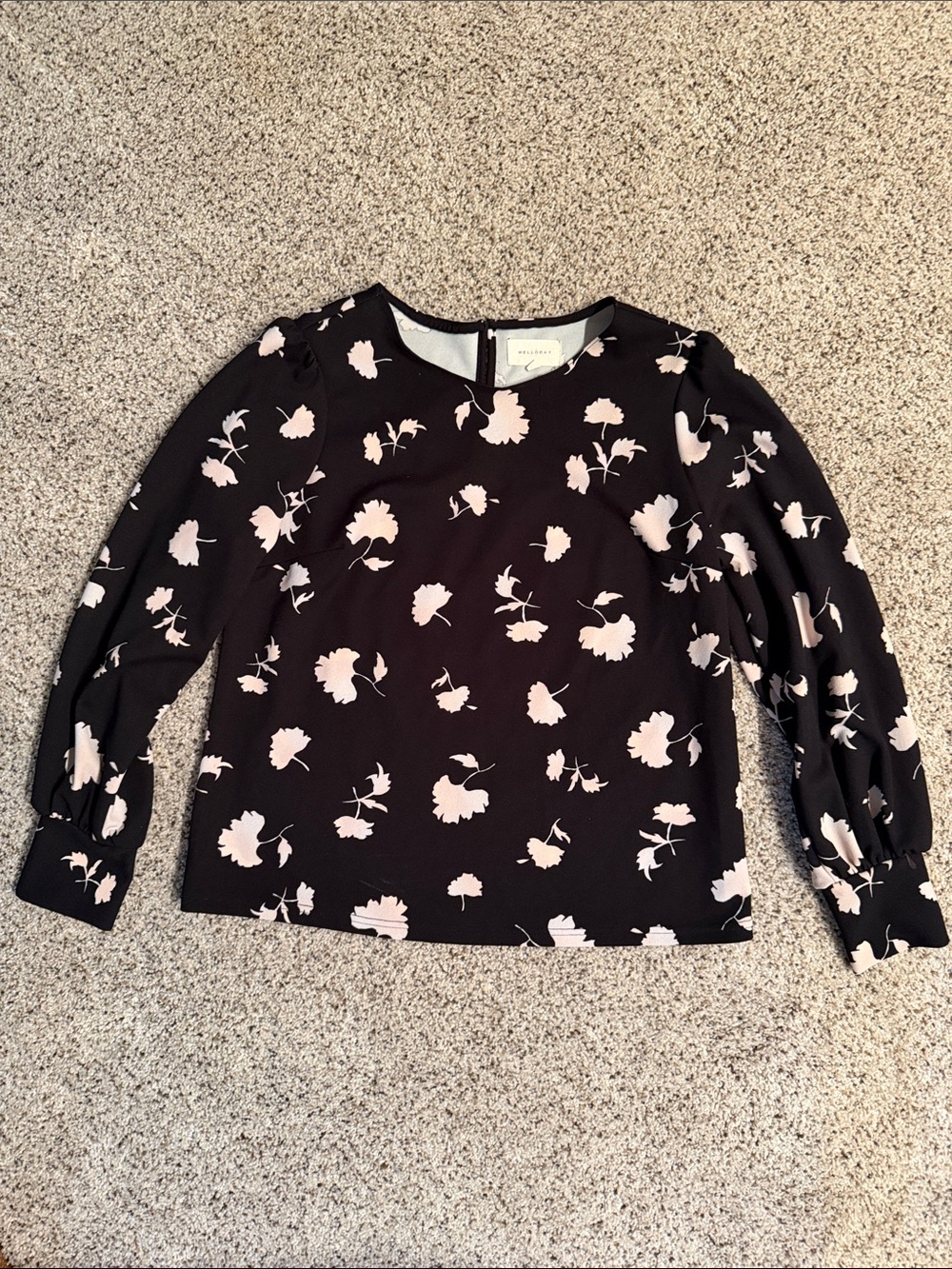 MELLODAY Black Blouse with Pink Floral Print